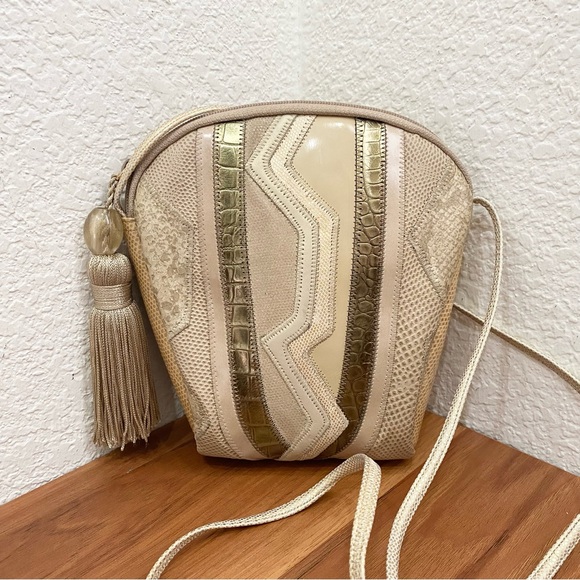 Vintage SHARIF Metallic Gold Mixed Leather Patchwork Tassel Zip Pull Crossbody - Picture 3 of 15